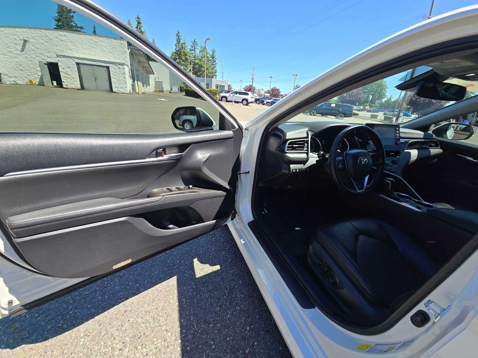 2021 Toyota Camry Hybrid XLE