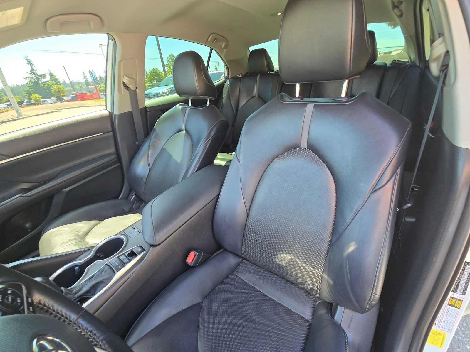 2021 Toyota Camry Hybrid XLE