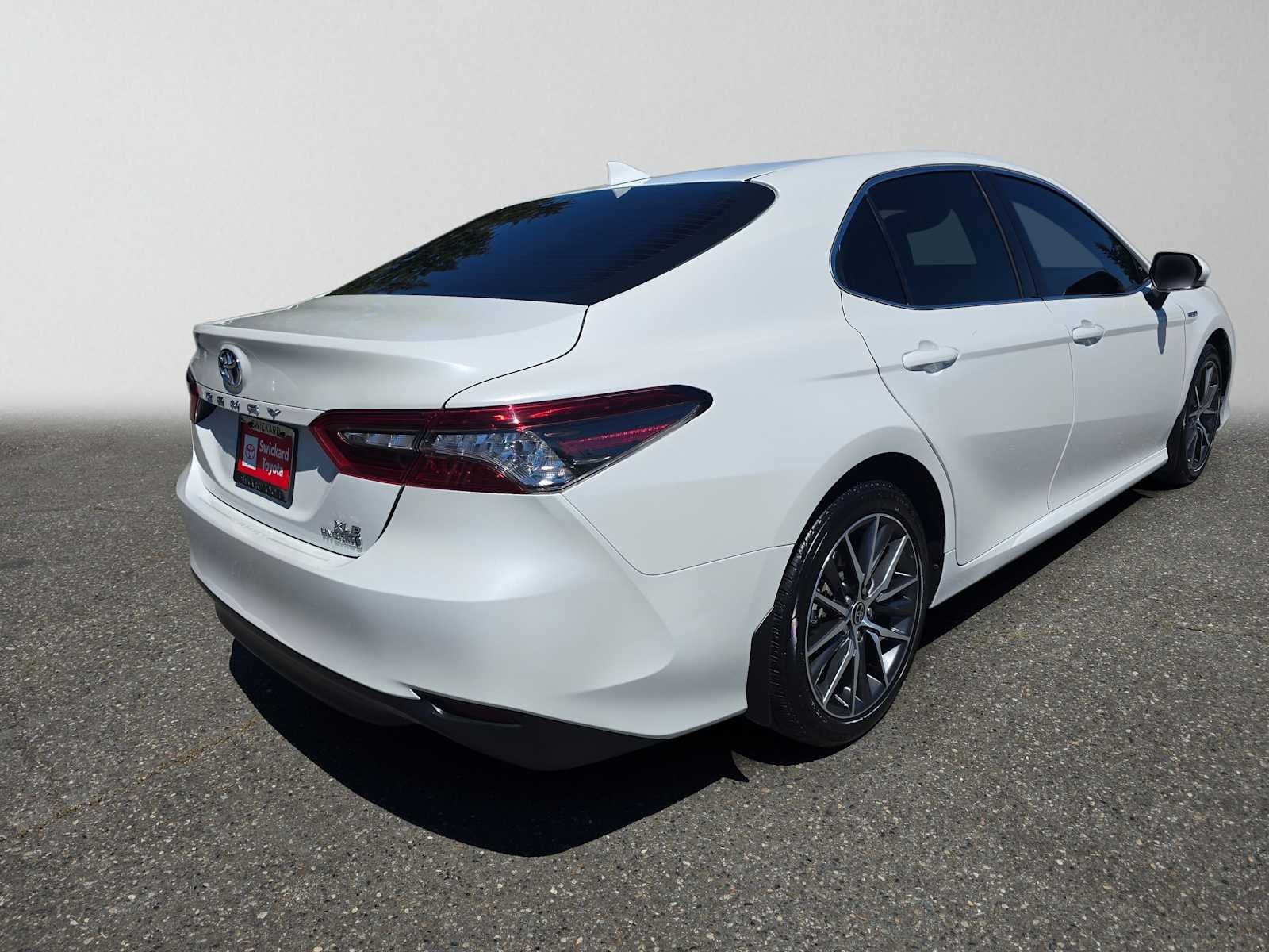 2021 Toyota Camry Hybrid XLE