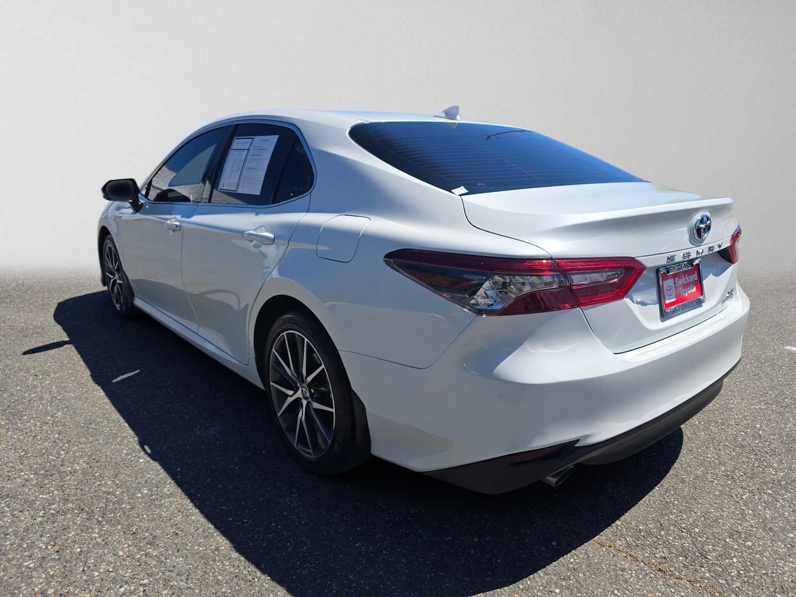 2021 Toyota Camry Hybrid XLE