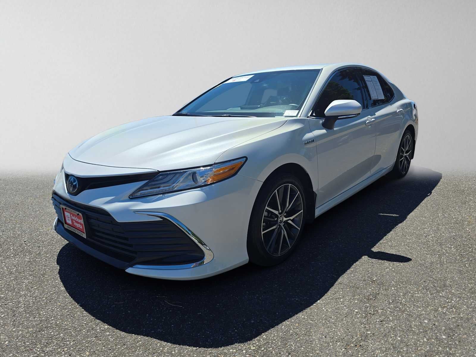 2021 Toyota Camry Hybrid XLE