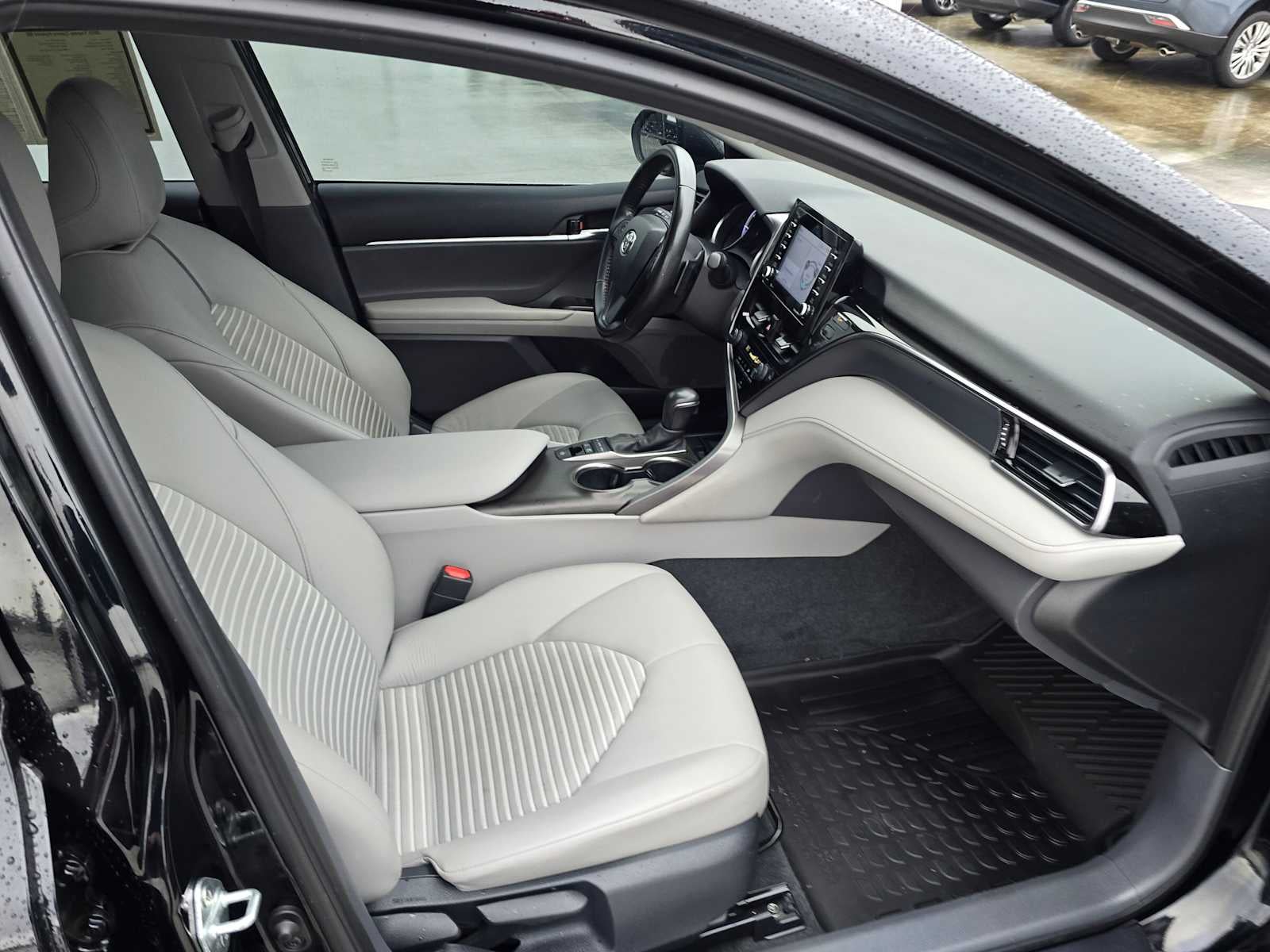 2023 Toyota Camry Hybrid SE