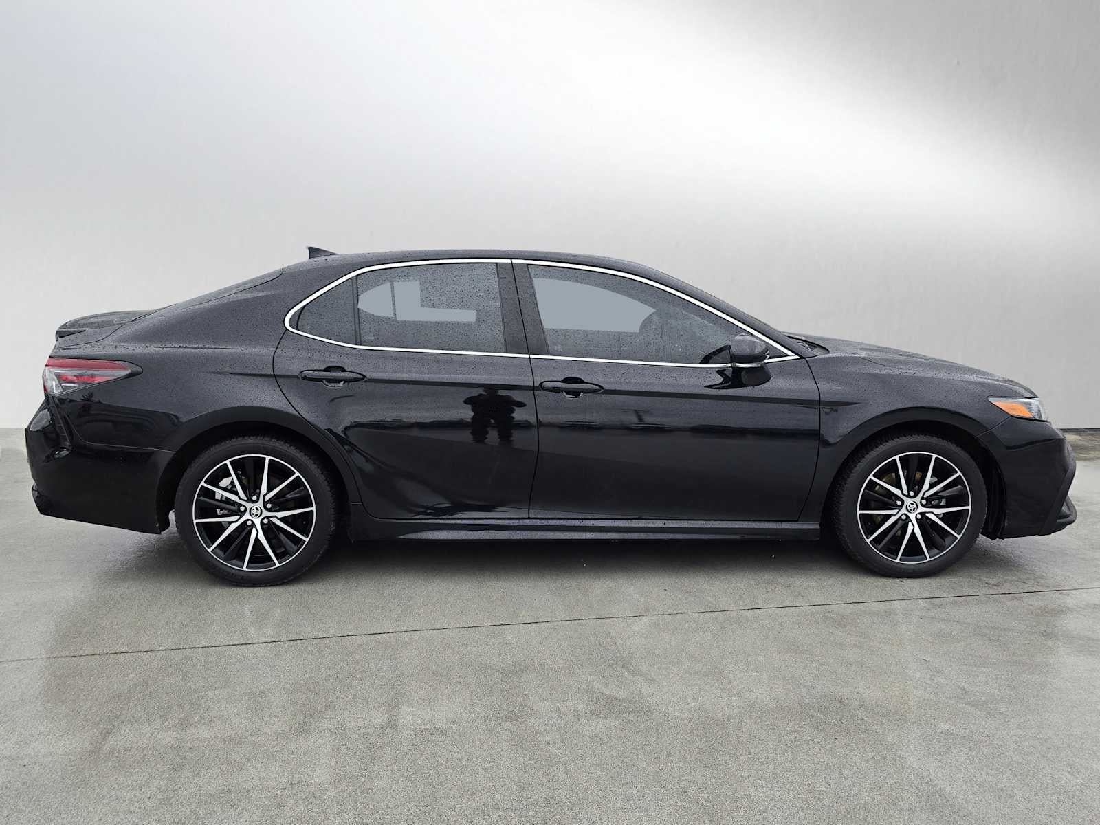 2023 Toyota Camry Hybrid SE