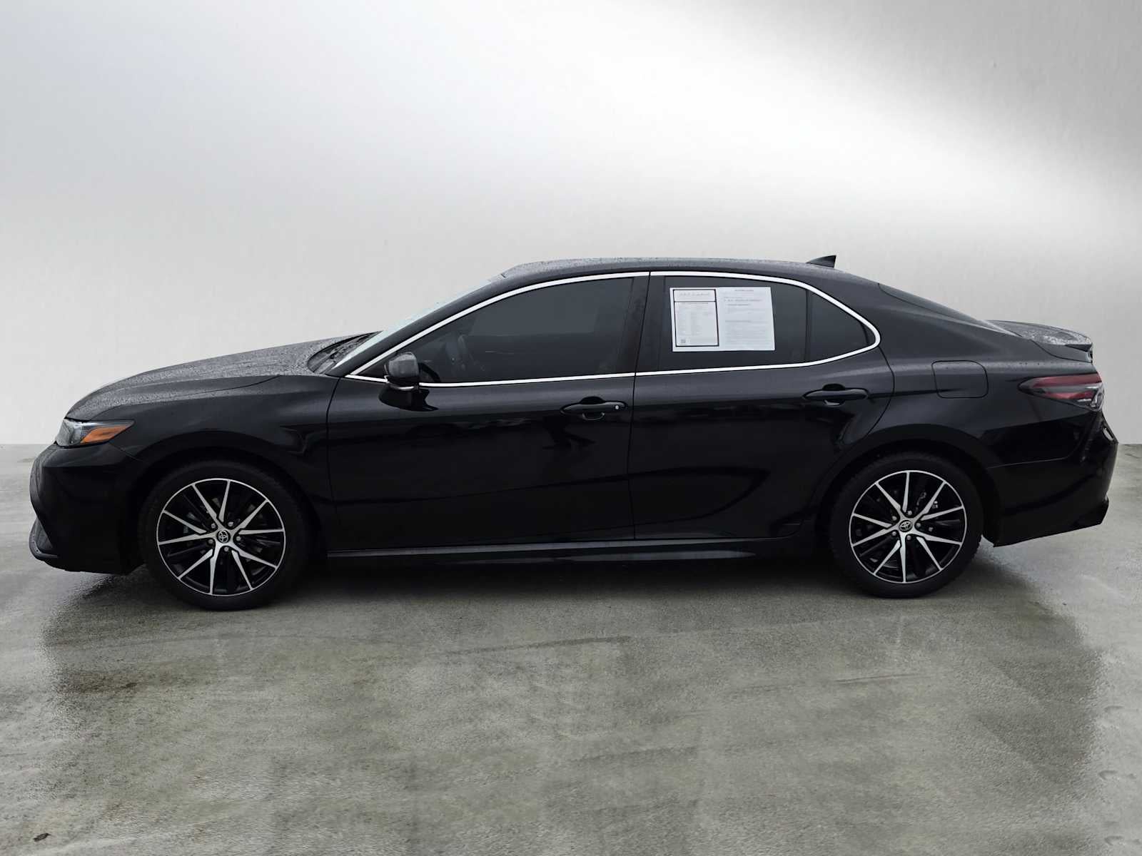 2023 Toyota Camry Hybrid SE