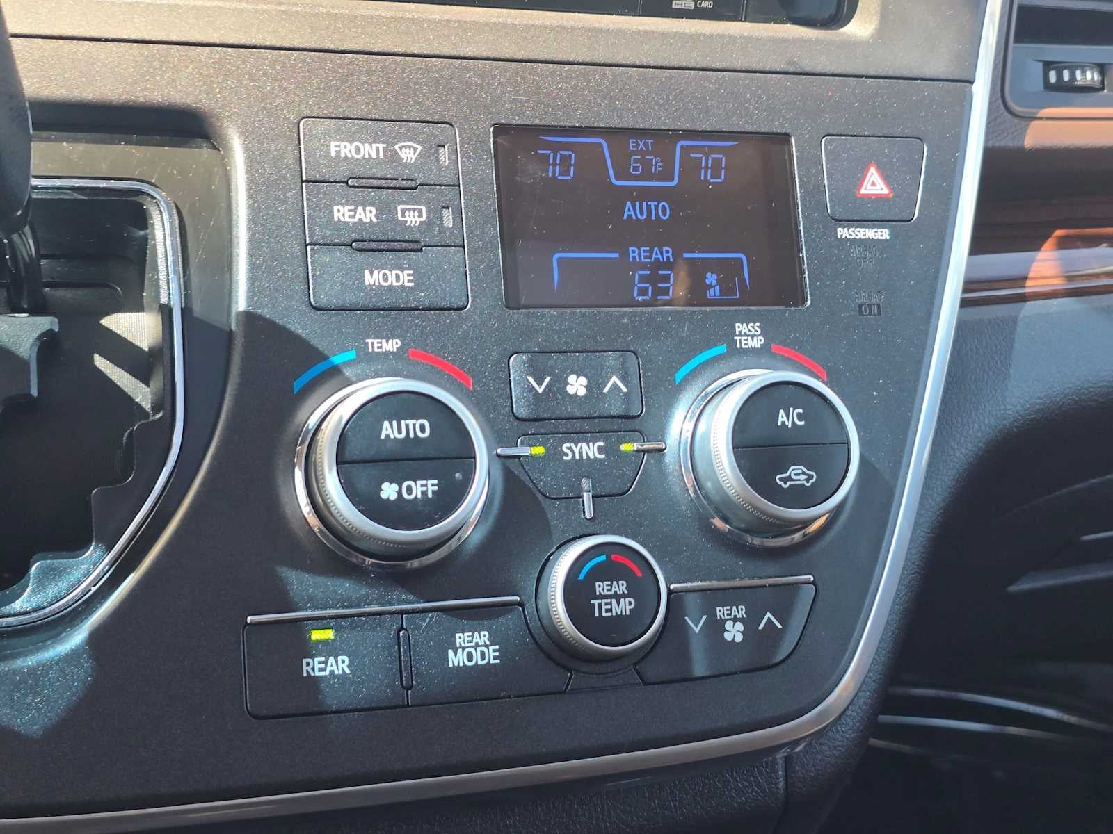2015 Toyota Sienna Ltd