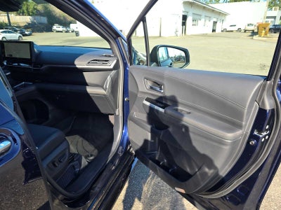 2025 Toyota Sienna Platinum