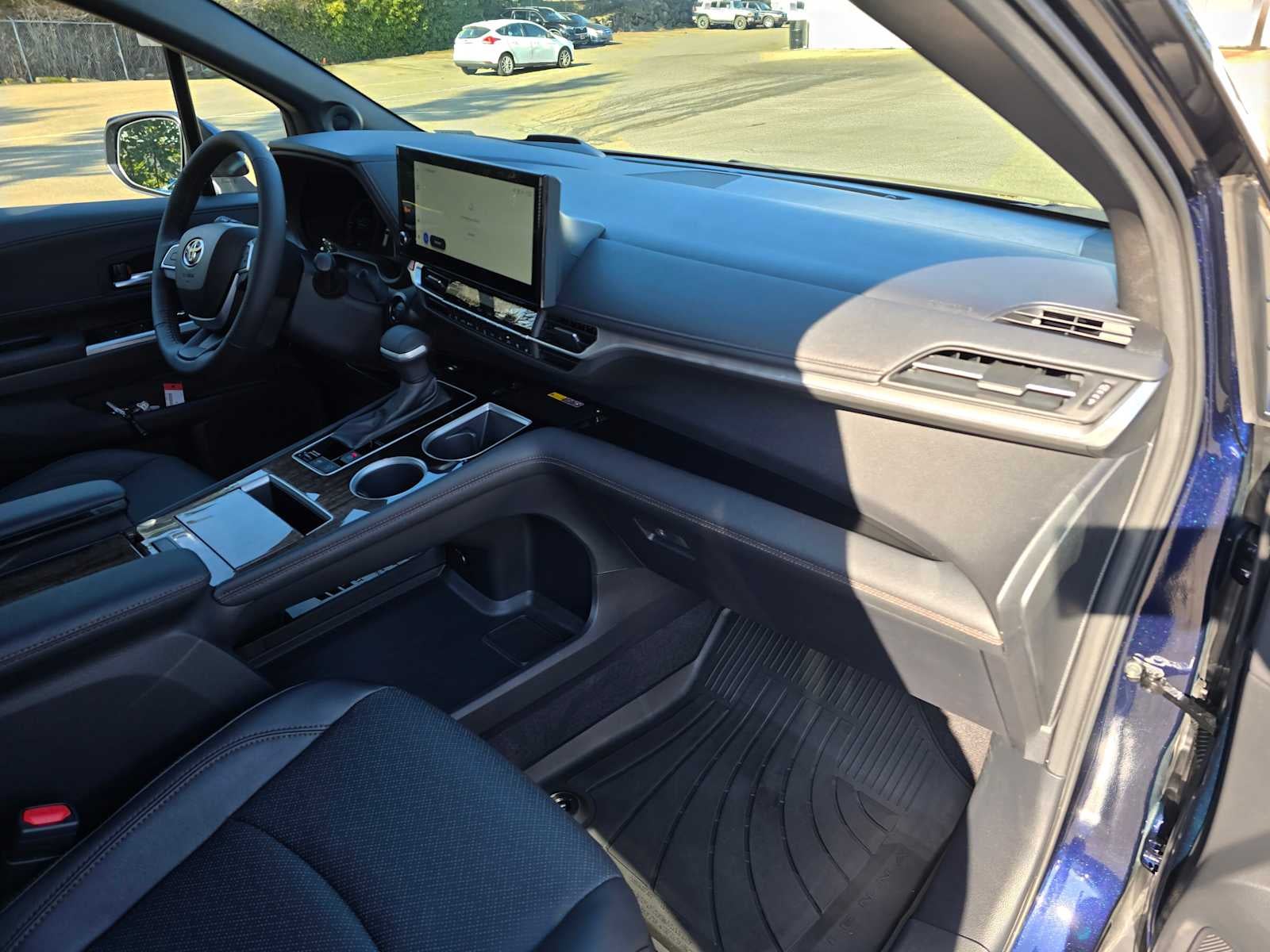 2025 Toyota Sienna Platinum