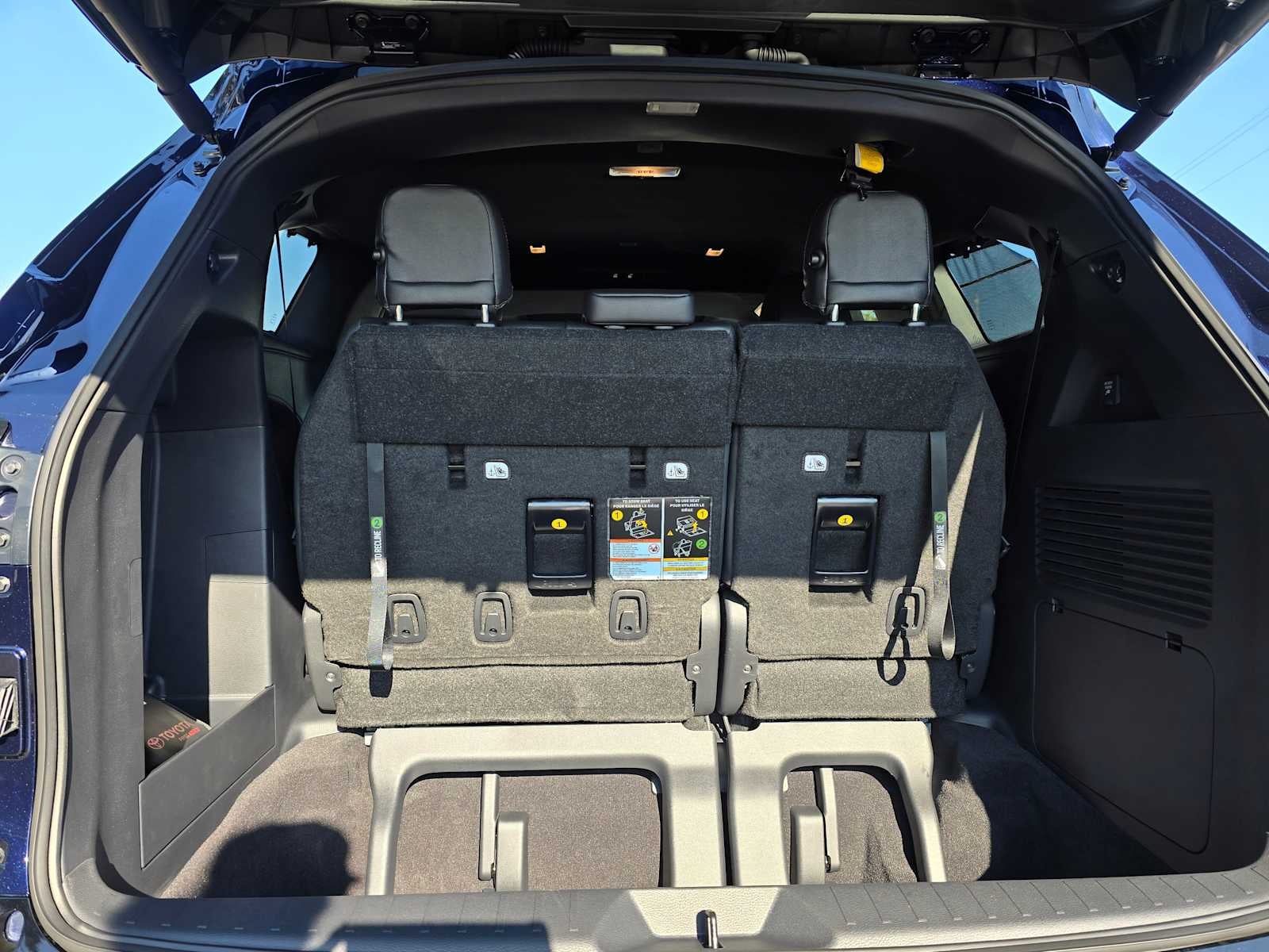 2025 Toyota Sienna Platinum