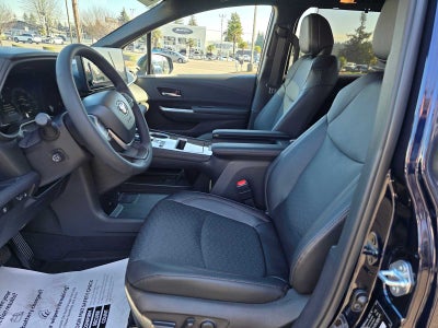 2025 Toyota Sienna Platinum