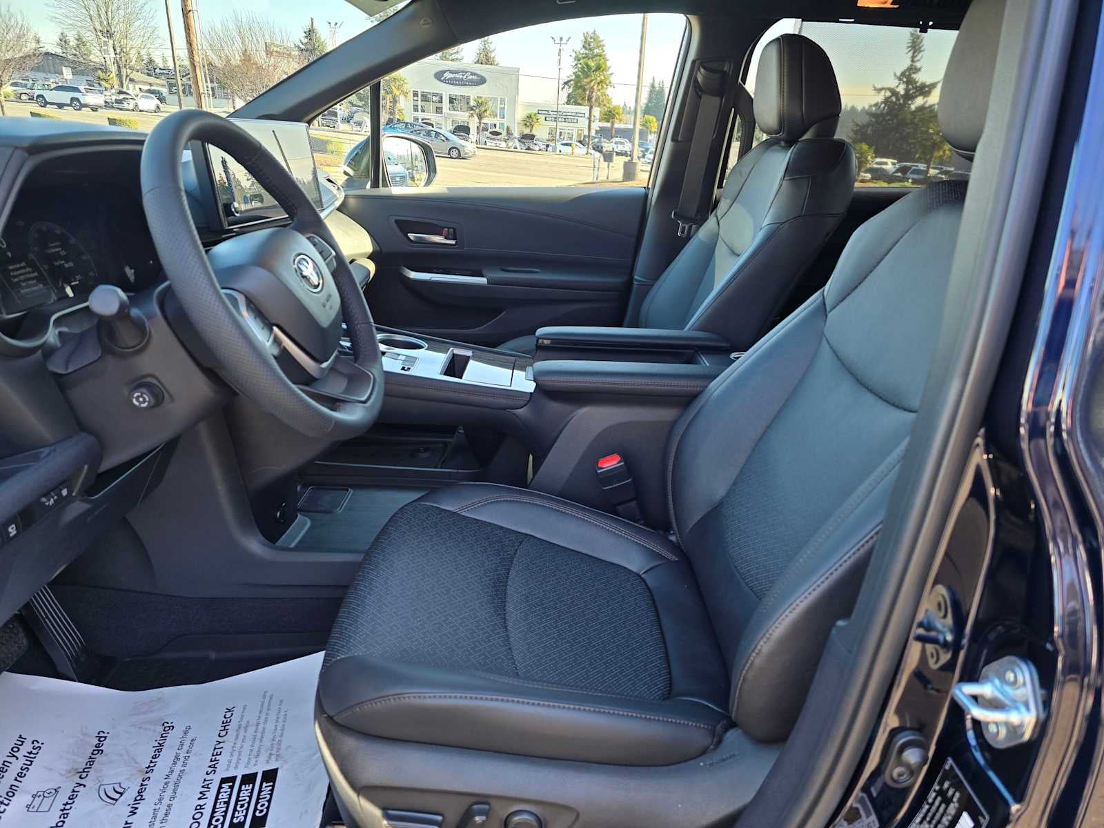 2025 Toyota Sienna Platinum