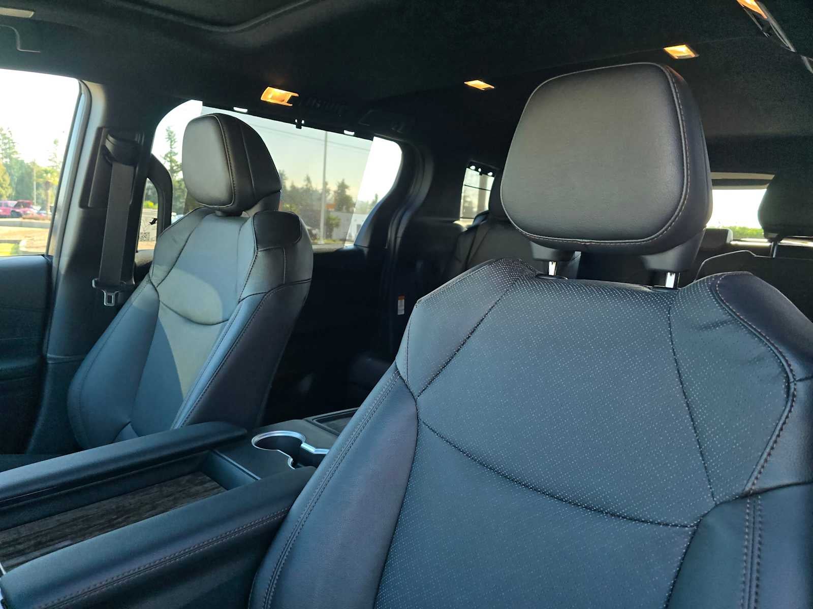 2025 Toyota Sienna Platinum