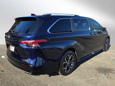 2025 Toyota Sienna Platinum