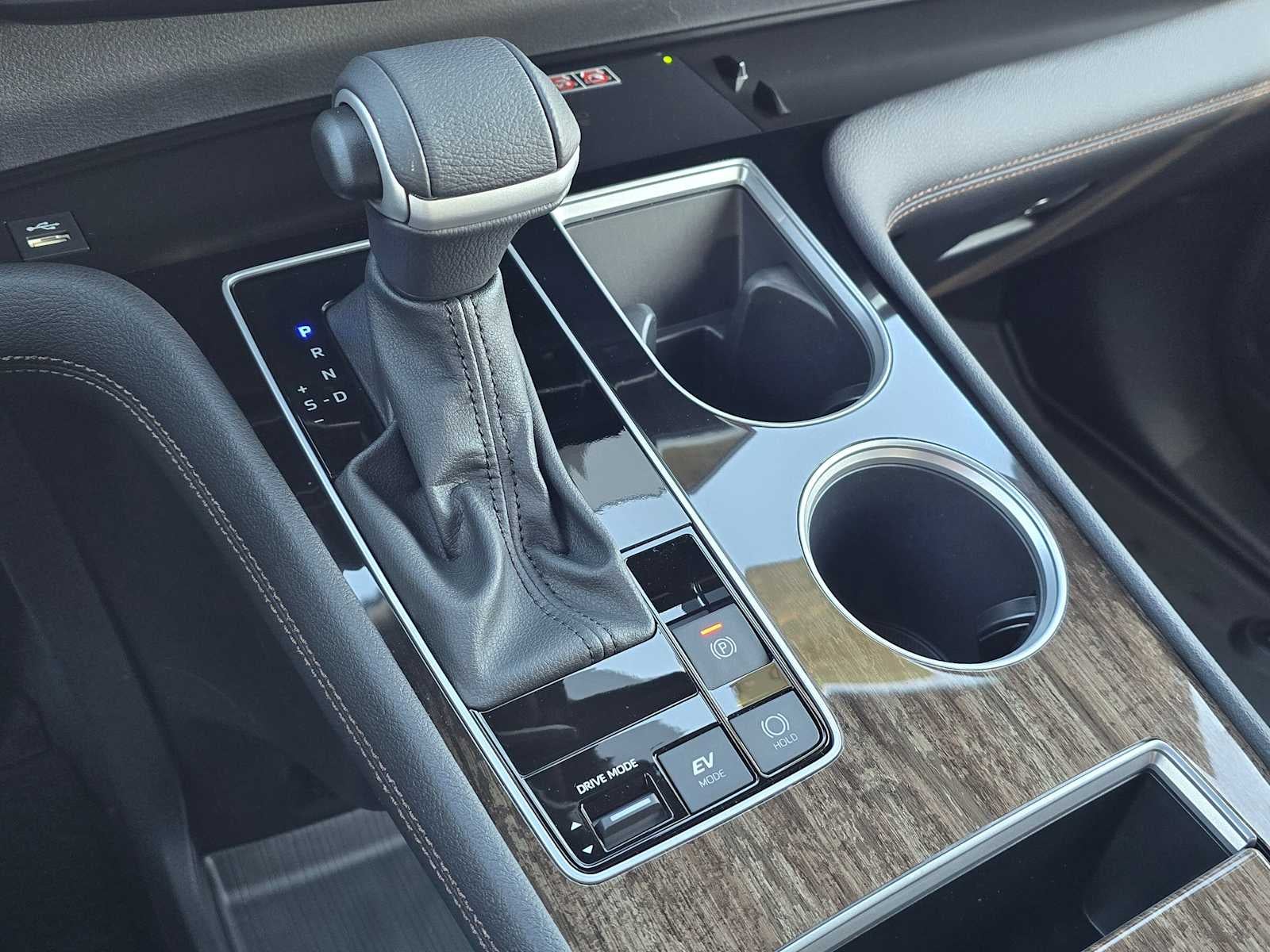 2025 Toyota Sienna Platinum