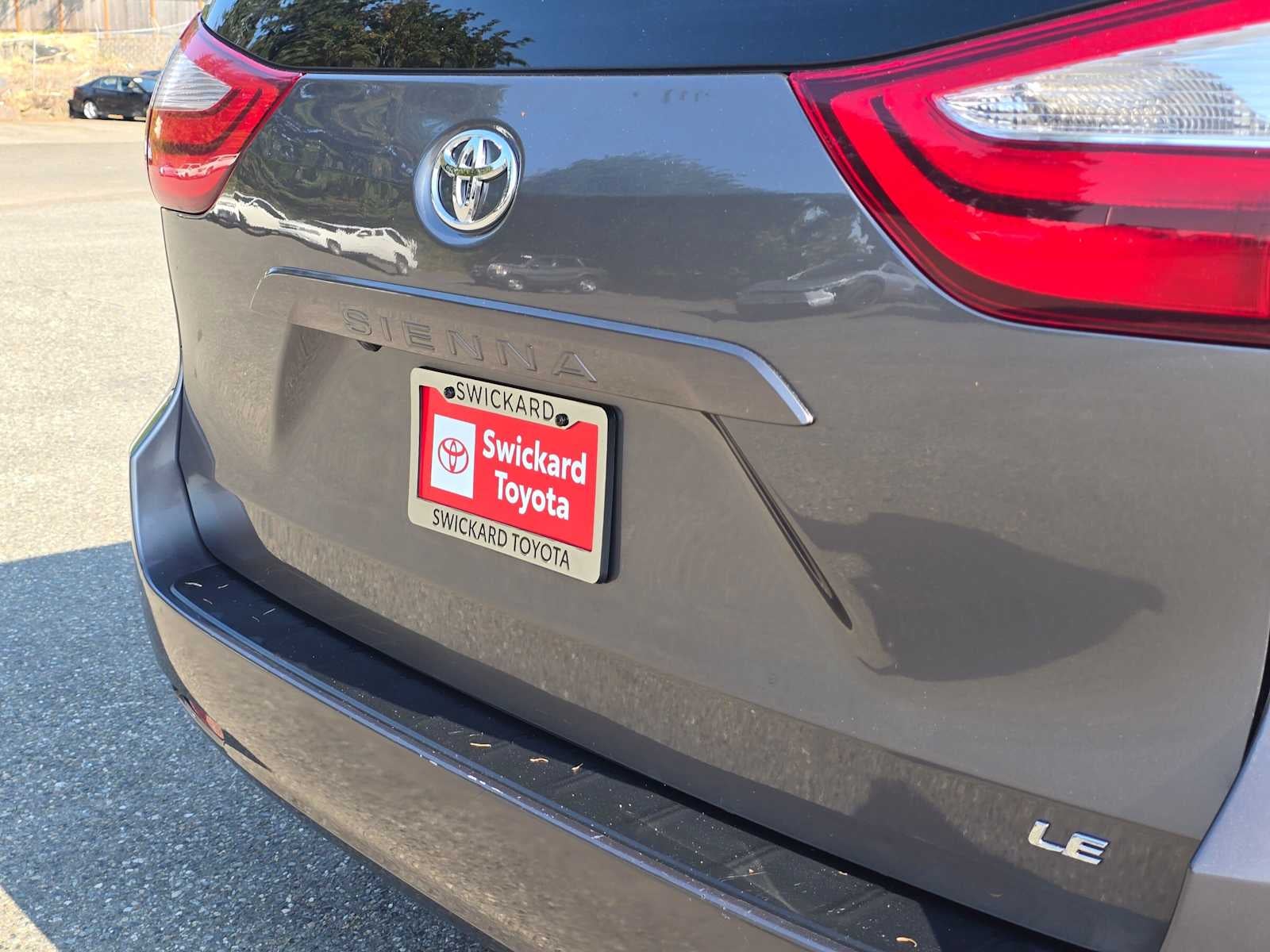 2018 Toyota Sienna LE