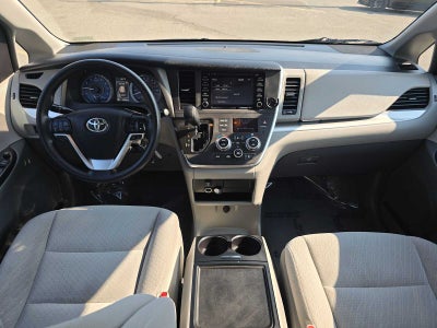 2018 Toyota Sienna LE