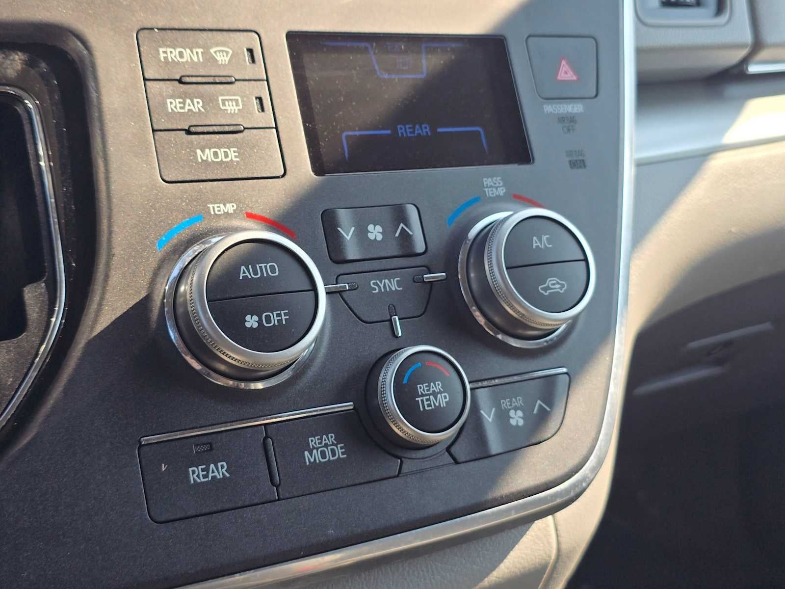 2018 Toyota Sienna LE