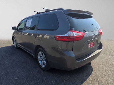 2018 Toyota Sienna LE