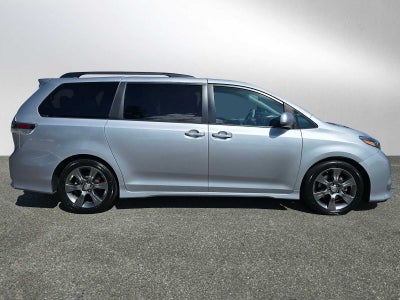 2016 Toyota Sienna SE