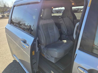2013 Toyota Sienna XLE
