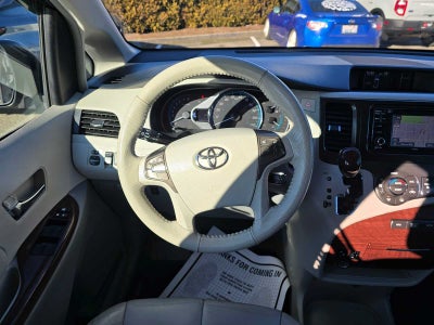 2013 Toyota Sienna XLE
