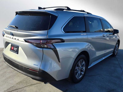 2025 Toyota Sienna XLE