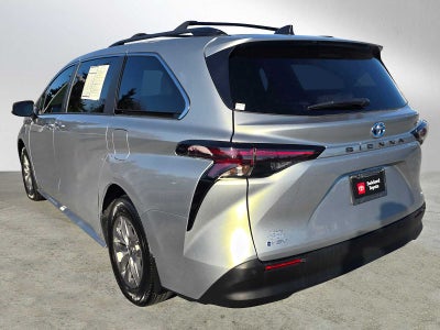 2025 Toyota Sienna XLE