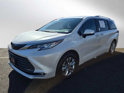2025 Toyota Sienna Limited