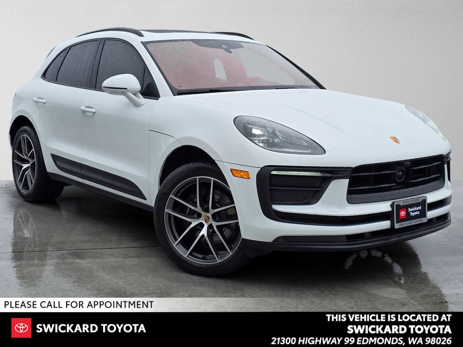 2025 Porsche Macan Base