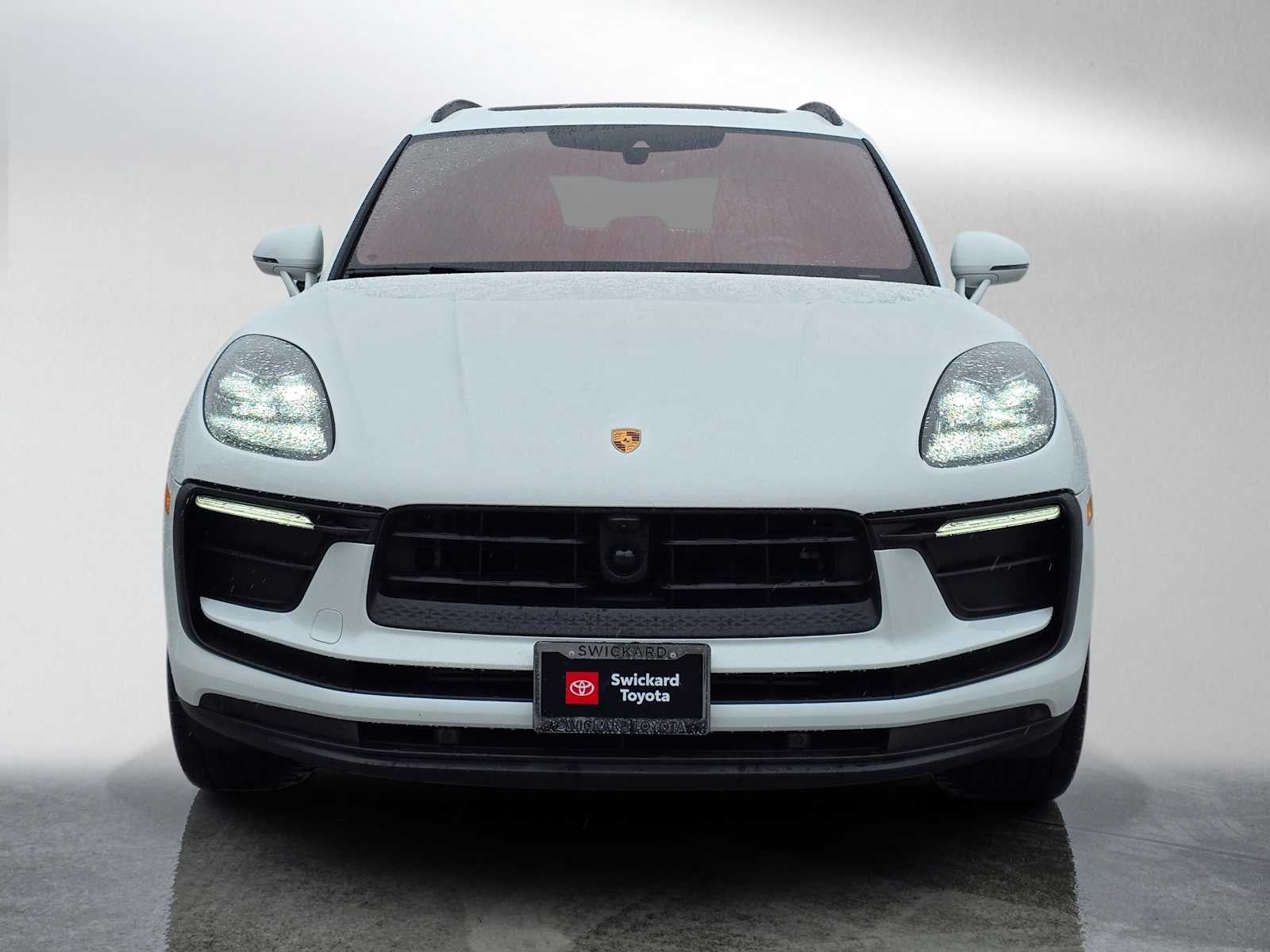 2025 Porsche Macan Base