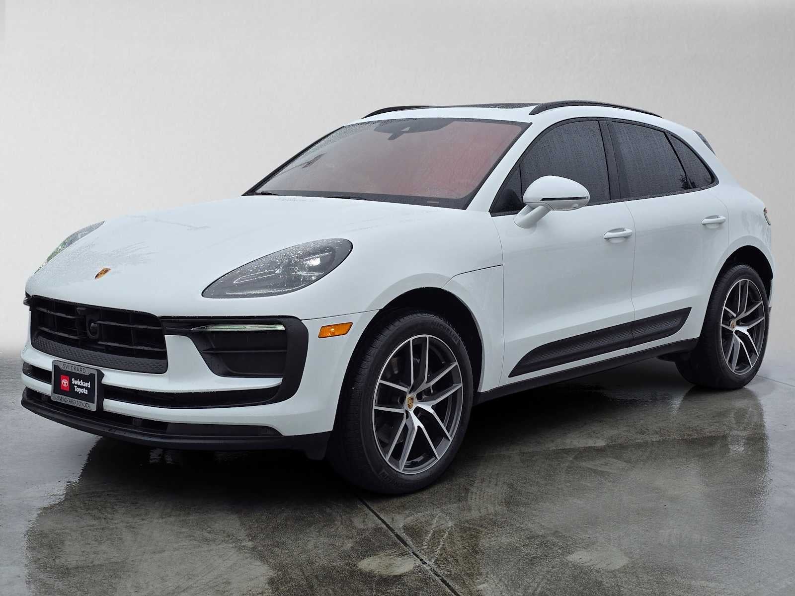 2025 Porsche Macan Base