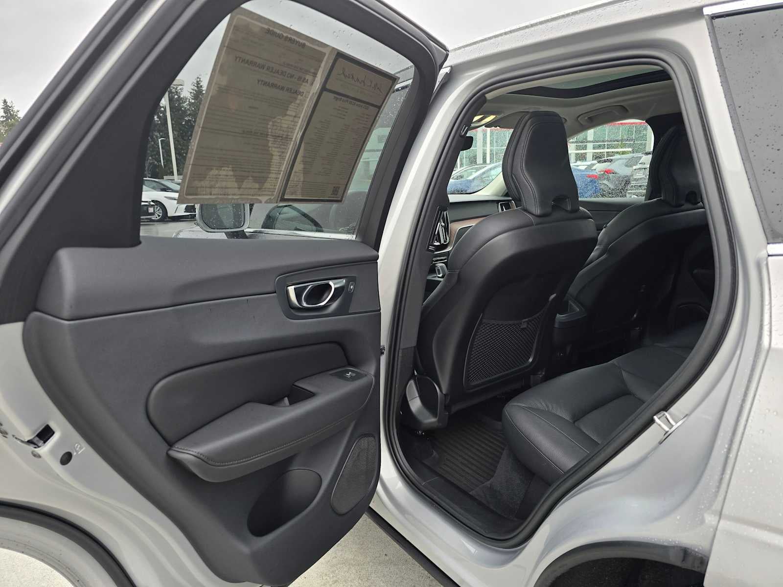 2023 Volvo XC60 Plus Bright Theme