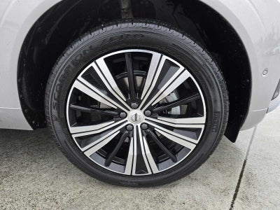 2023 Volvo XC60 Plus Bright Theme