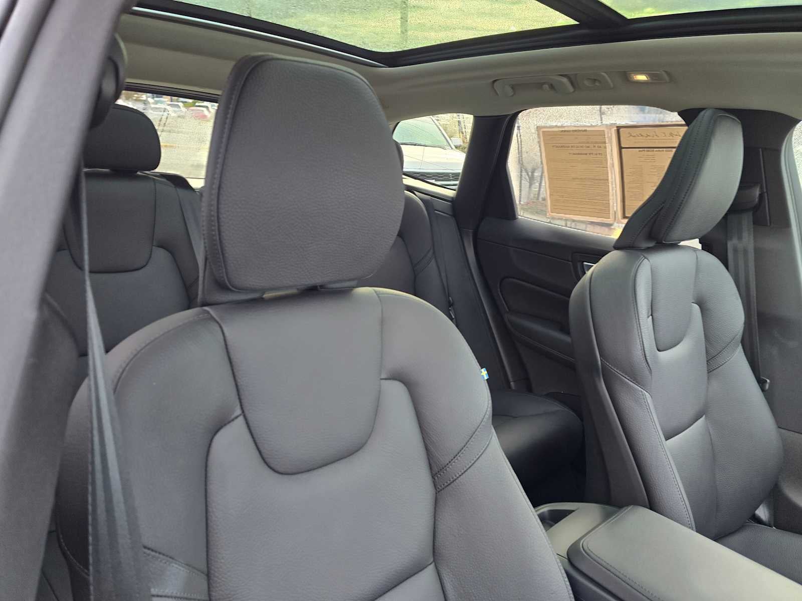 2025 Volvo XC60 Plus