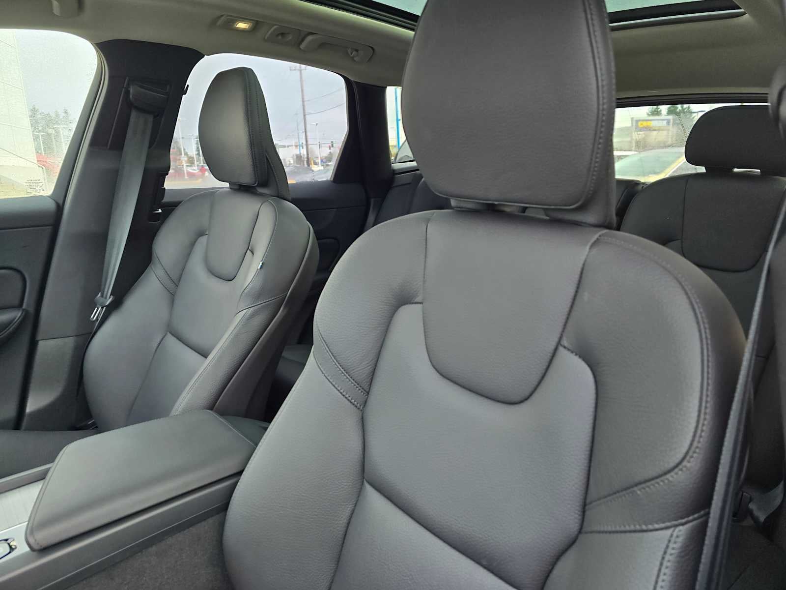 2025 Volvo XC60 Plus