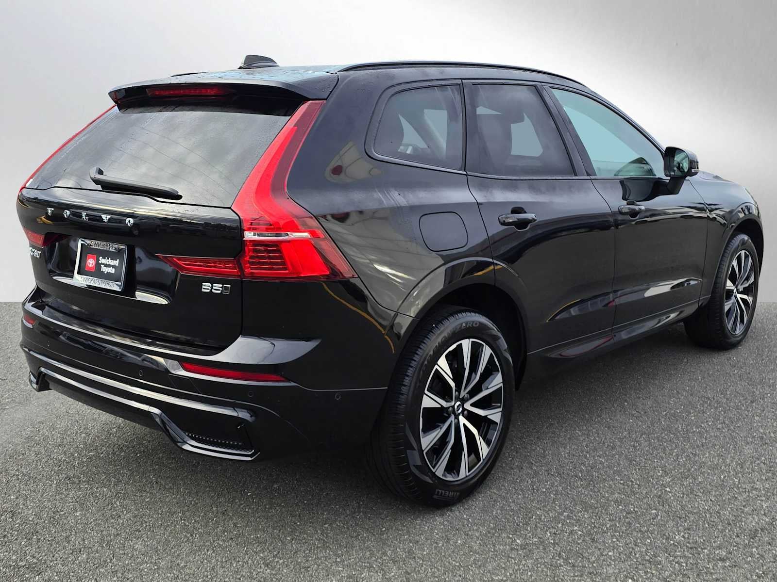 2025 Volvo XC60 Plus