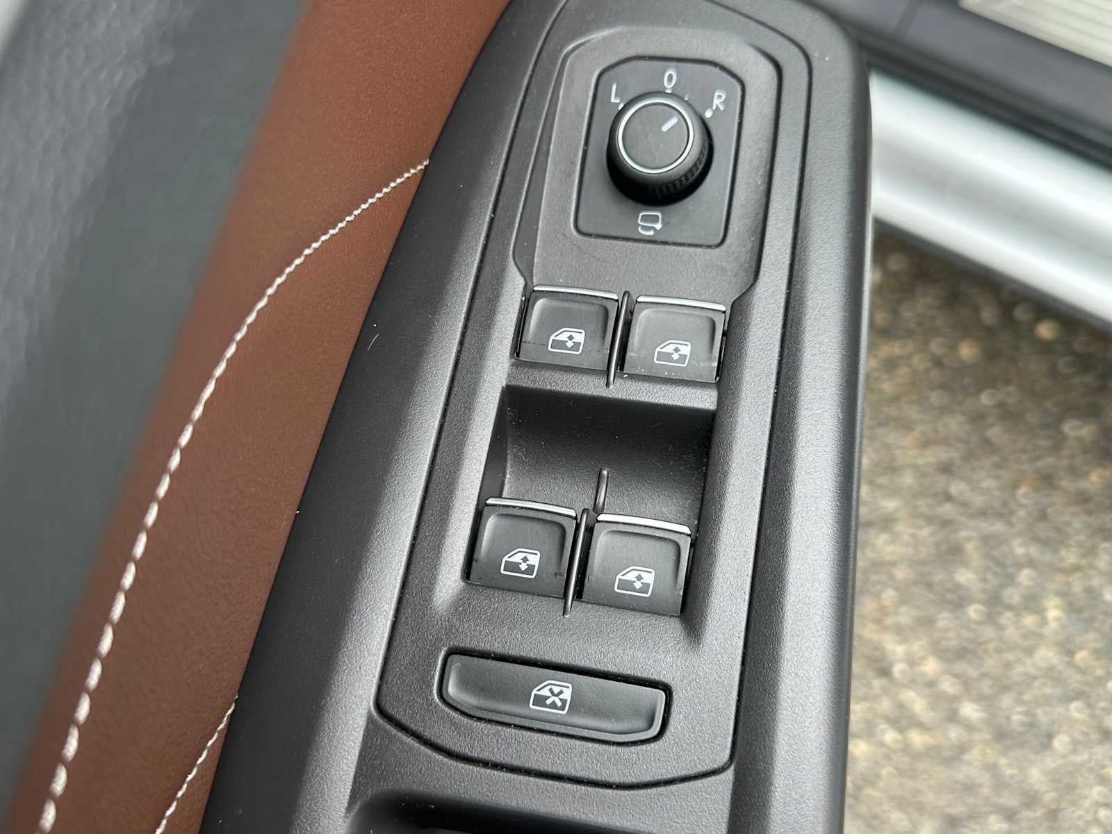2023 Volkswagen Atlas 3.6L V6 SEL Premium R-Line