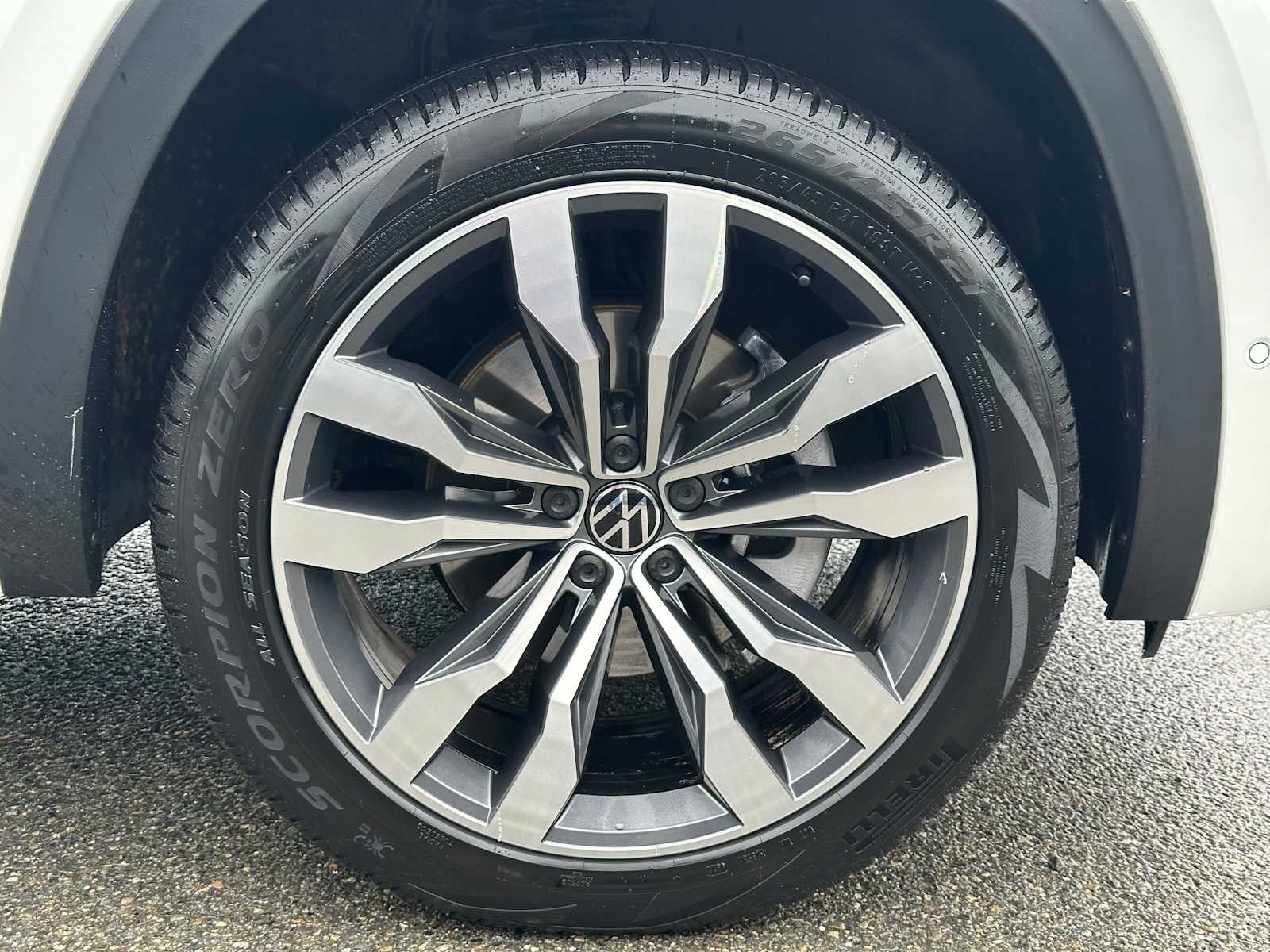 2023 Volkswagen Atlas 3.6L V6 SEL Premium R-Line