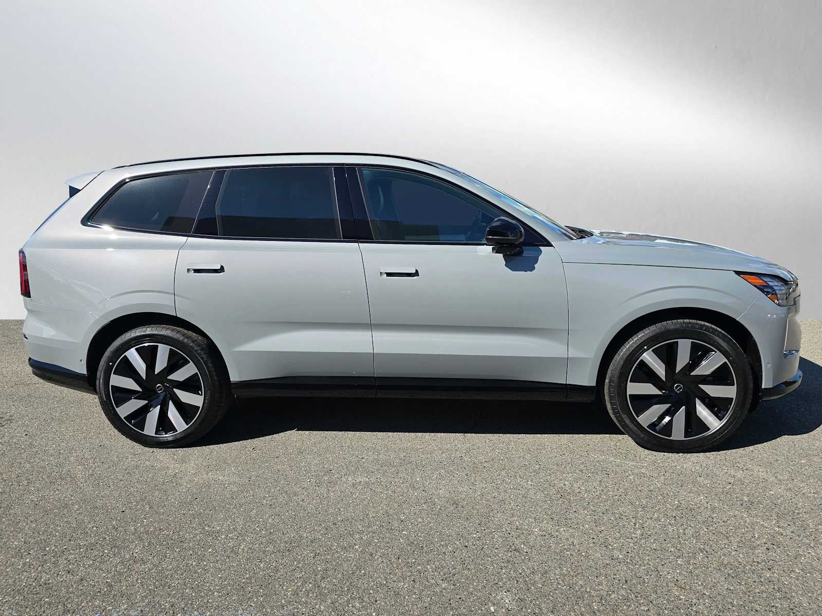 2026 Volvo EX90 Ultra