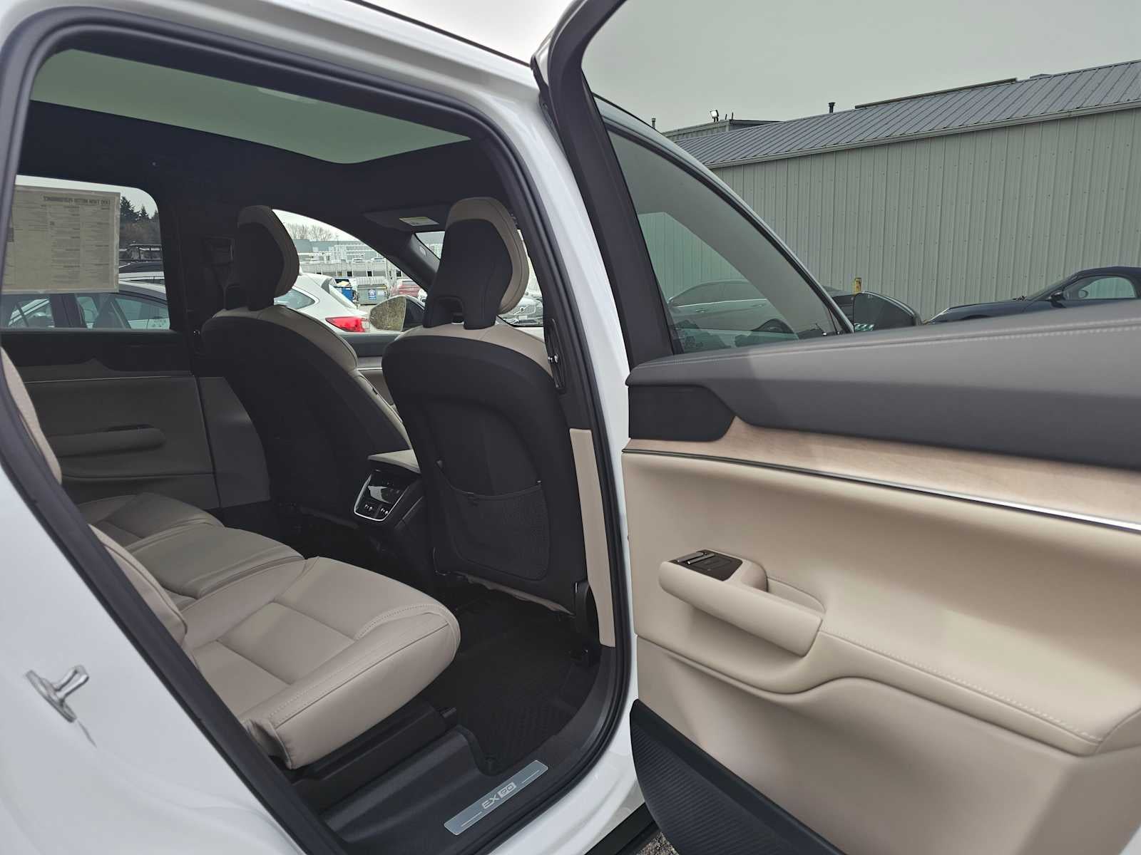 2026 Volvo EX90 Ultra