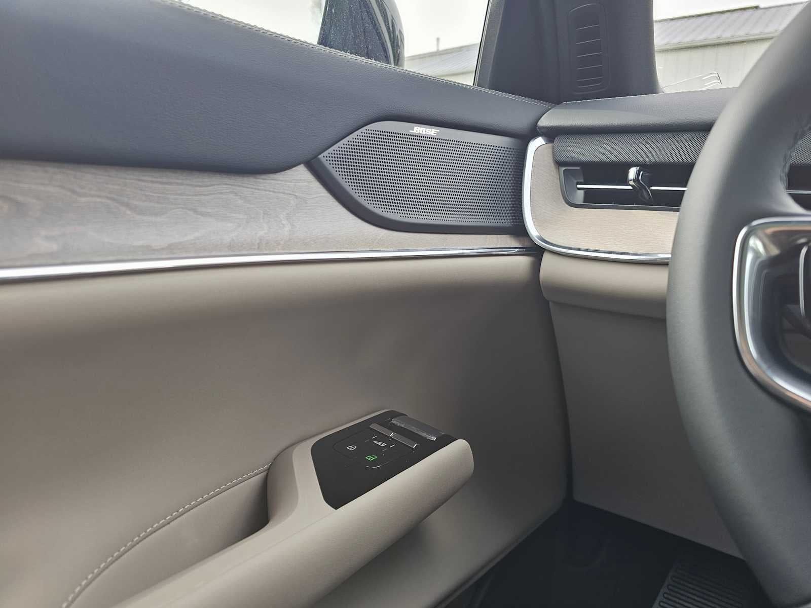 2026 Volvo EX90 Ultra