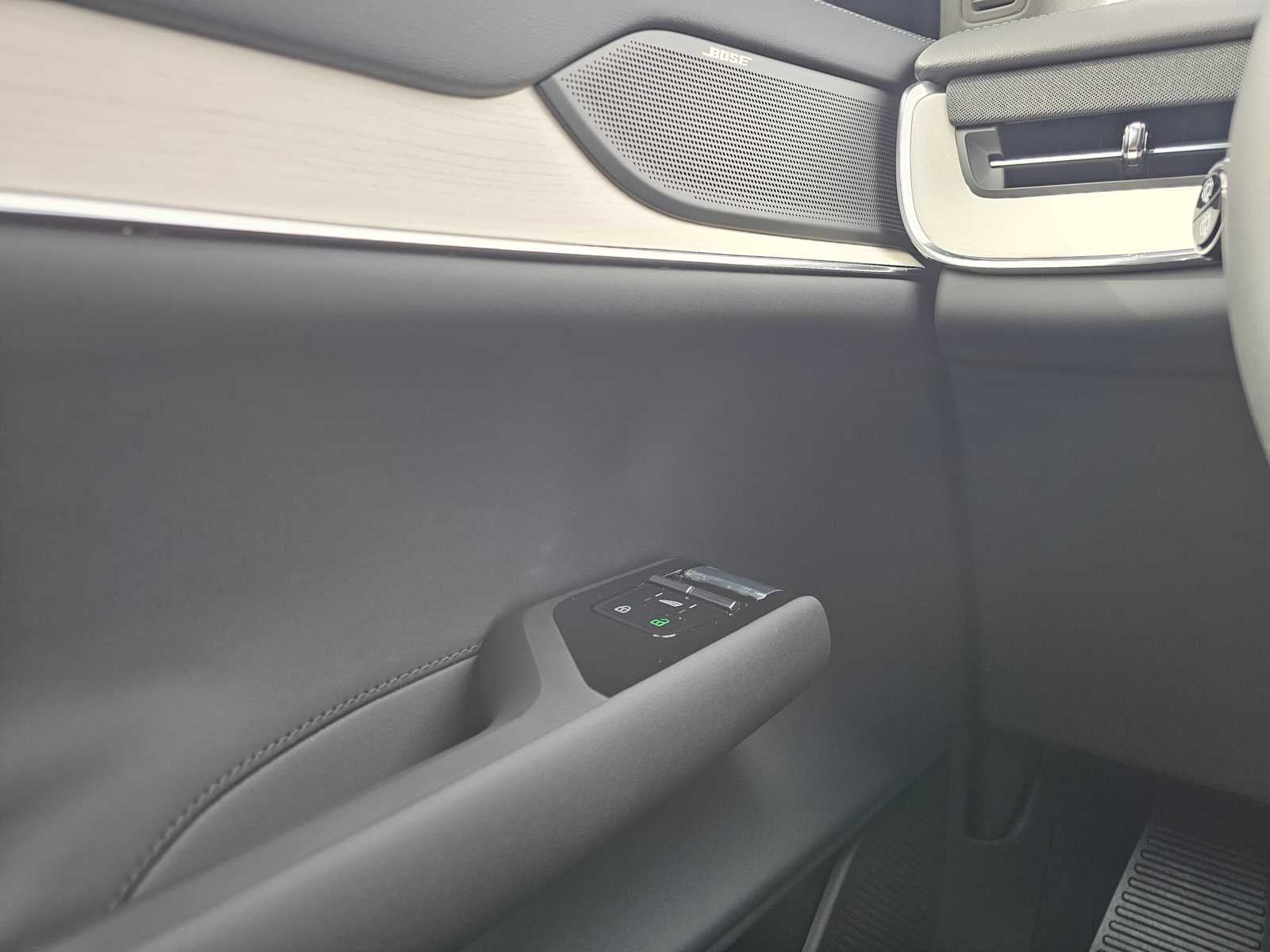 2026 Volvo EX90 Ultra