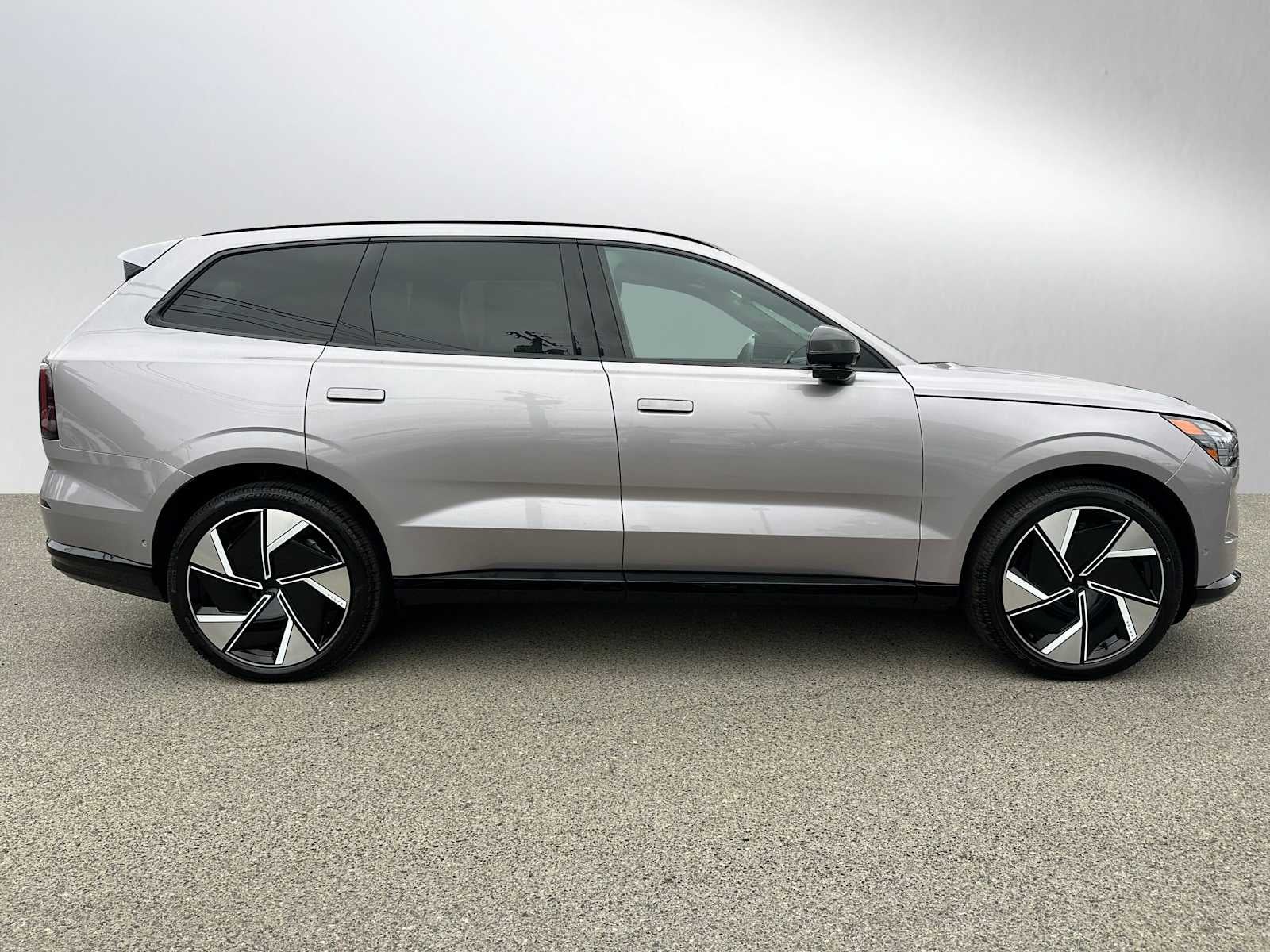 2026 Volvo EX90 Ultra