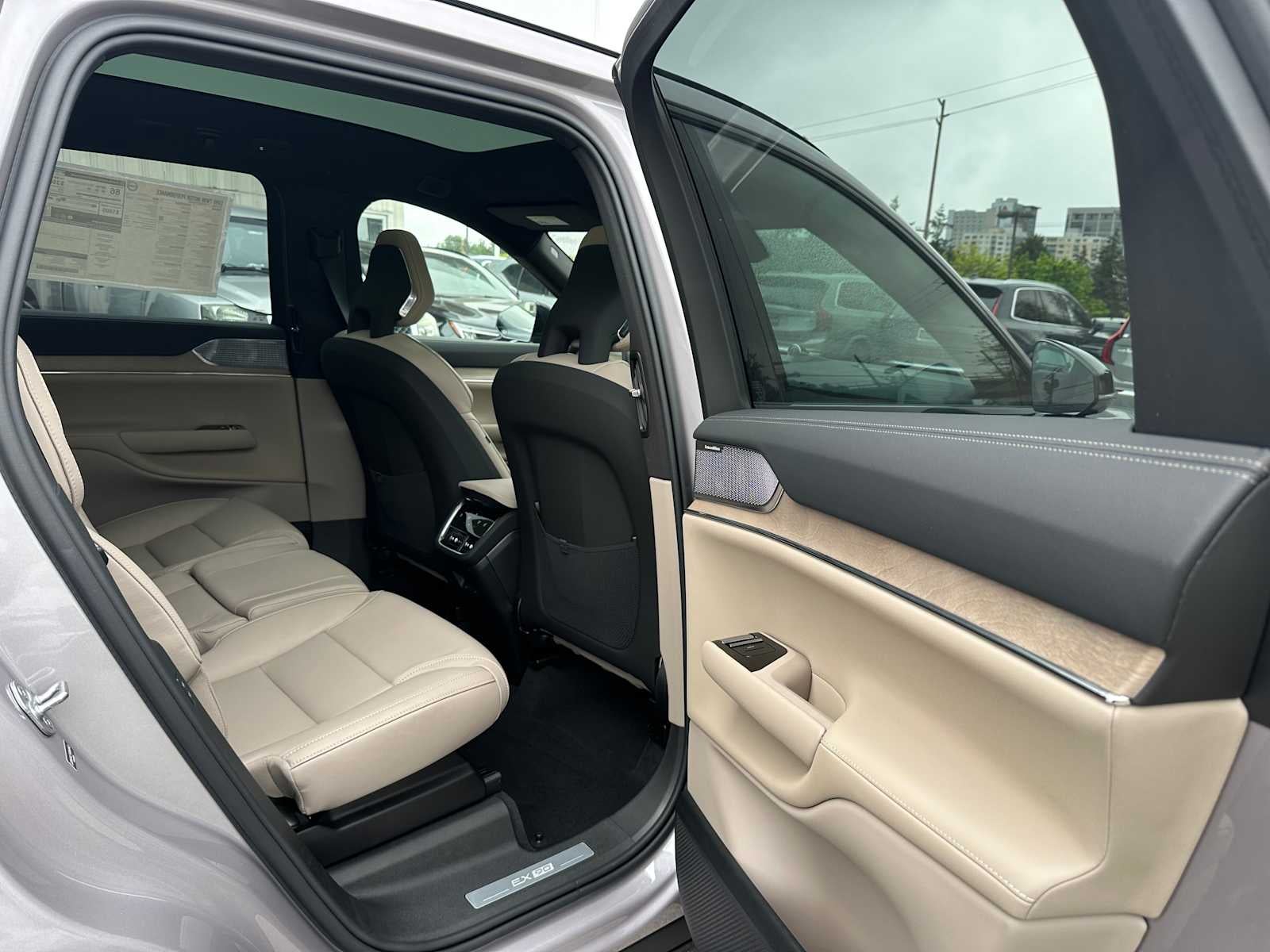 2026 Volvo EX90 Ultra