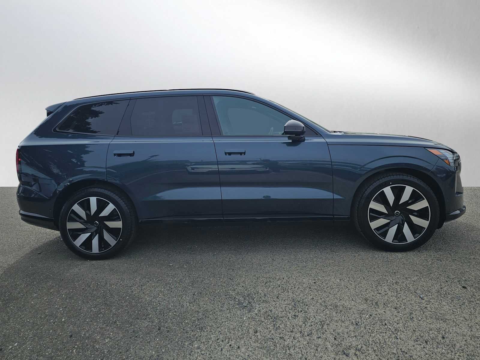 2026 Volvo EX90 Ultra