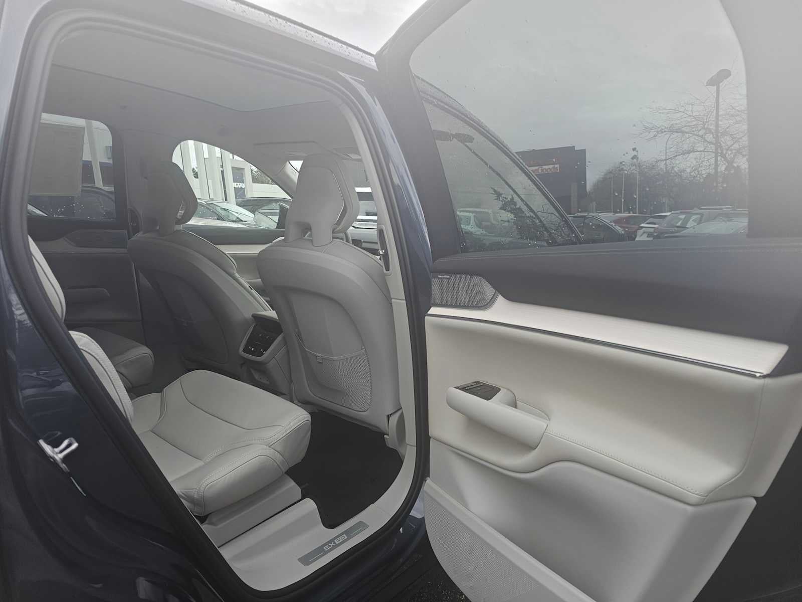 2026 Volvo EX90 Ultra