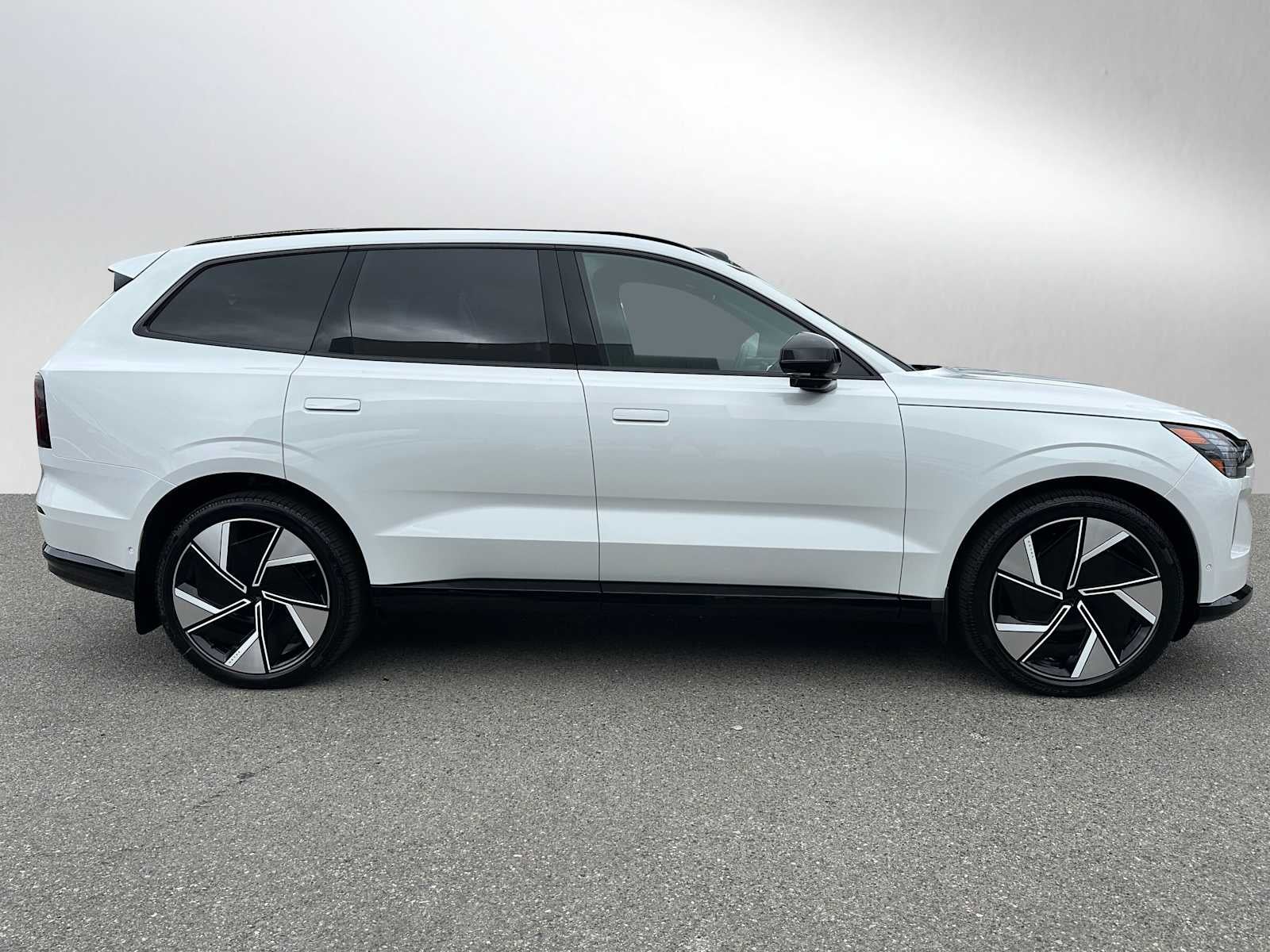 2025 Volvo EX90 Ultra