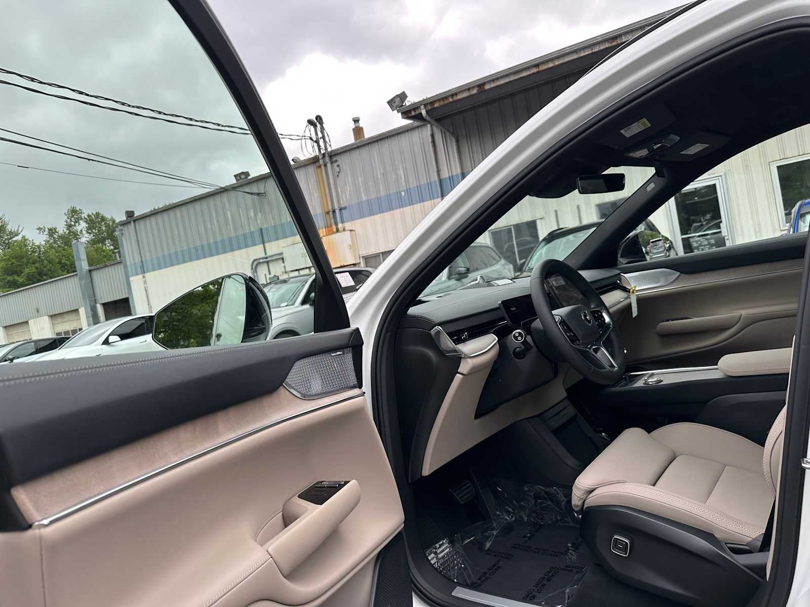 2025 Volvo EX90 Ultra