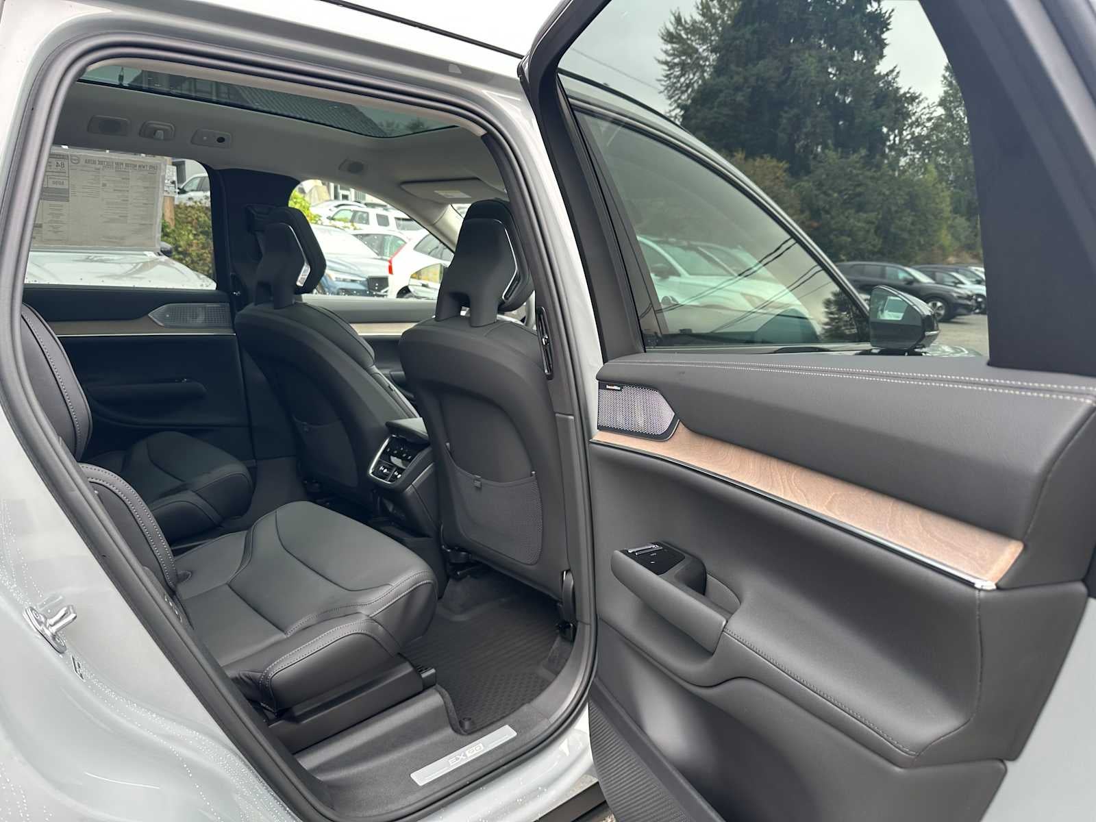 2025 Volvo EX90 Ultra