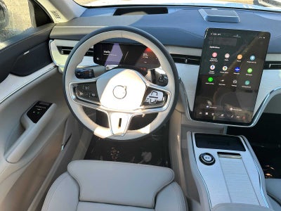 2025 Volvo EX90 Plus