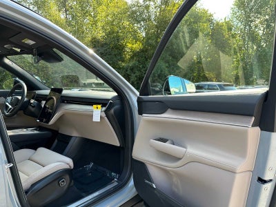 2025 Volvo EX90 Plus